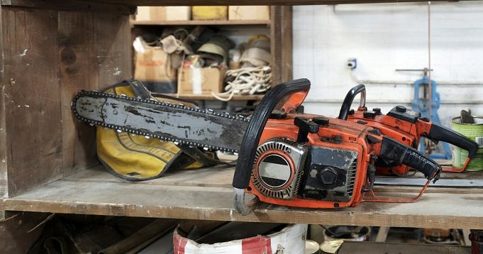 Why Your Chainsaw Won't Stay Running